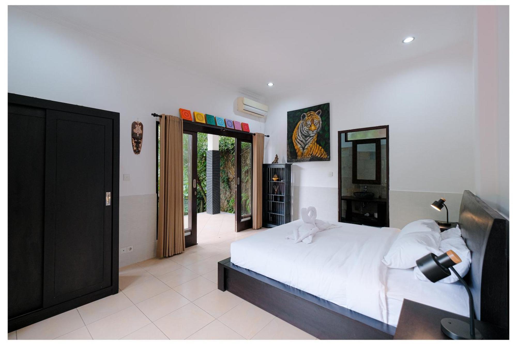 Villa Wegy House-3Br In Udub With Pool And Jungle View Ubud Esterno foto